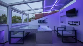 Iron House - Penthouse with Bathtub in Golden Mile & Roman Bridge - Image 4