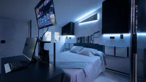 Iron House - Penthouse with Bathtub in Golden Mile & Roman Bridge - Image 2