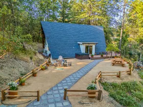 The Epic A - Charming 1960s A-Frame w/Hot tub - Image 2