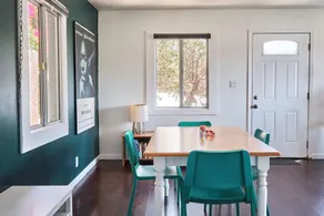 LA hideaway with outdoor space and parking! - Image 5