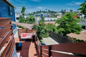 LA hideaway with outdoor space and parking! - Image 4