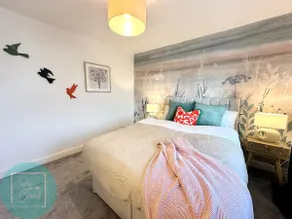 Stylish 3-Bedroom St Helens Home with Parking & Wi-Fi - Image 4