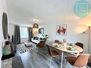 Stylish 3-Bedroom St Helens Home with Parking & Wi-Fi - Image 3