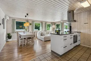 Cozy cabin with free access to the water park - Image 3
