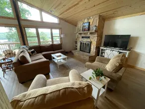The Refuge | Family friendly retreat w lake views - Image 5