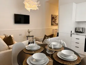 Central Todmorden 2 Bed Apt - Image 4