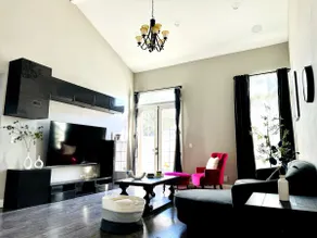 5B/3b House High Ceiling w/ Office&Baby Loft Room - Image 2
