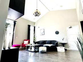 5B/3b House High Ceiling w/ Office&Baby Loft Room - Image 4