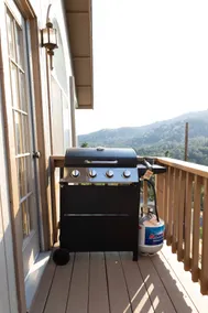 Shasta Lake Gorgeous Home w/ Hot Tub/BBQ/Ping-Pong - Image 4