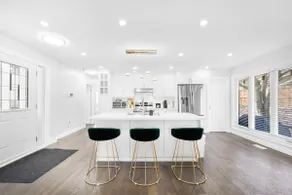Luxury Estate Renovated 3 BD with 65inch TV WFH that Sleeps 9 - Image 3