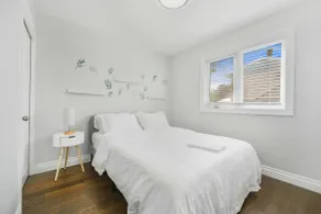 Luxury Estate Renovated 3 BD with 65inch TV WFH that Sleeps 9 - Image 5