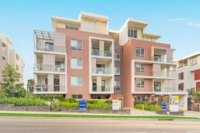 Sunny 2 bedrooms + sofa bed: close to Train/shops - Image 2