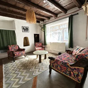 Village House in the Downtown - Image 2