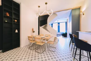 Elegant house, jacuzzi, home cinema, close to the station - Image 2