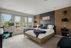 Central and Walkable| Two King Beds| Free Parking - Image 4