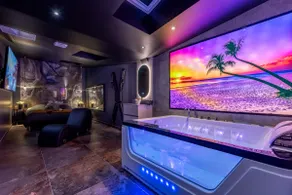 Adventurous Love room - spa - Image 4