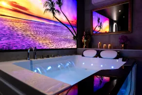Adventurous Love room - spa - Image 2