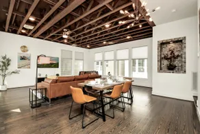 Stunning Home•3BDR•5Beds ft. SkylineView•BBQ•Patio - Image 2