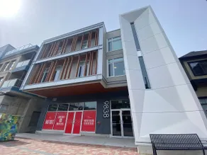 1BR Condo in the Heart of Sidney - Image 4