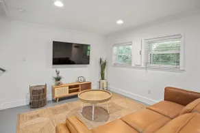 New 1Bed1Bath*Dog Friendly* - Image 3