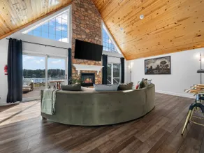 Lakefront Retreat in Sand Lake - Image 3