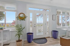 Cozy Waterfront Cottage - Pet Friendly - Image 3