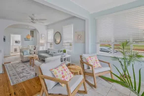 Cozy Waterfront Cottage - Pet Friendly - Image 5
