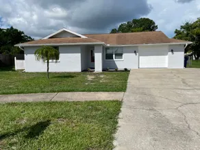 Cozy 3-bed home with Pool - Image 2