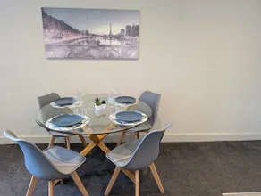 Sunderland City Centre Modern 2 Bed Apartment - Image 3