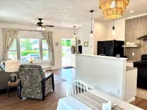Serene Bungalow: Modern Comfort - Image 5