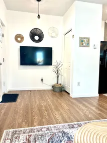 Serene Bungalow: Modern Comfort - Image 4