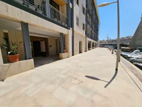 Unique apartment and location - Image 4