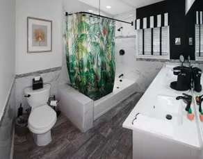 Luxury Private Suite Mountain & Orange Grove Views - Image 4
