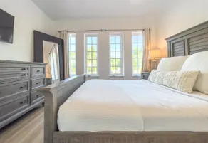 Ocean Drive apartment w balcony | WALK to Beach - Image 3