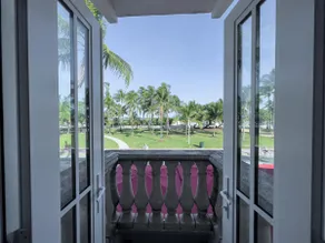 Ocean Drive apartment w balcony | WALK to Beach - Image 5