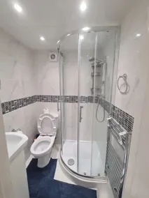 2 bed | Heathrow| London| Free parking| Fast Wifi - Image 4