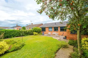 NEW! 3-Bed Stunning Bungalow in Wrexham by 53 Degrees Property, Ideal for Groups, FREE Parking! - Image 4