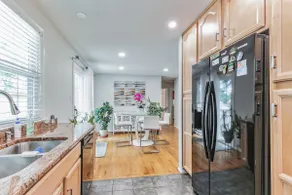 Spacious and Modern Home in Centreville - Image 4