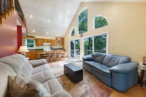 Lake House in Gaylord - Image 4