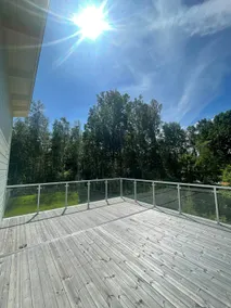 Lakefront house with beautiful nature - Image 2