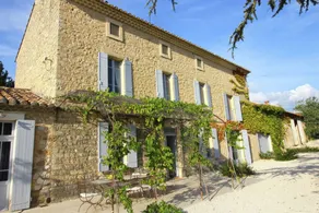 Beautiful Provençal farmhouse of 330 m2, 7 bedrooms, 7 x 11 swimming pool - Image 5