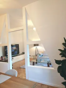 Beautiful old building apartment in Essen - Image 2