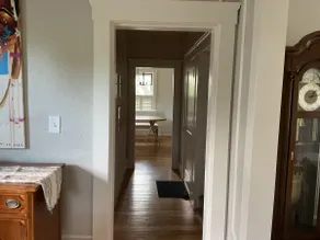 Charming colonial near Newport - Image 4
