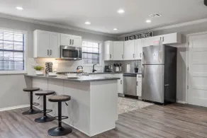 Open Floorplan/5 Min to Gathering Place/2500 Sq ft - Image 5