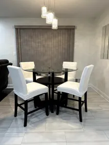 Cozy & Modern Upper Level Suite - Image 4