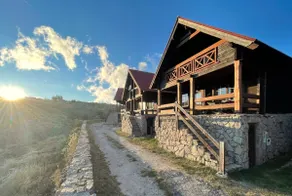 • Serra da Estrela Chalet with Panoramic View - Image 3