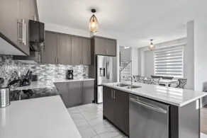 New Modern Home in Cobourg - Image 2