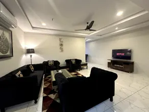 Luxe Family Apt | Pool, Gym, Sauna Acs | Heights 1 - Image 2