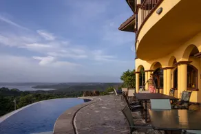 Infinity Pool + Ocean Views – 30min to Airport - Image 2