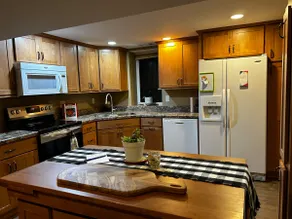 Marshall Castle House - Image 3